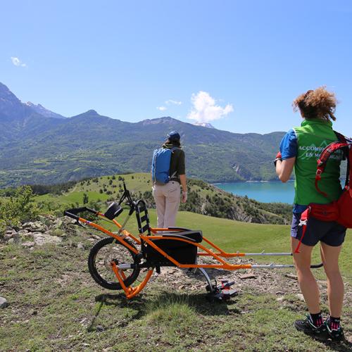 formation_a_prunieres_conduite_joelette_-_photo_parc_national_des_ecrins.jpg