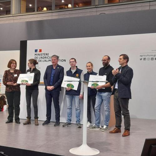 bd_pne_remise_des_prix_sur_le_stand_du_ministere_de_lagriculture_c_murielle_della-vedova_-_parc_national_des_ecrins.jpg