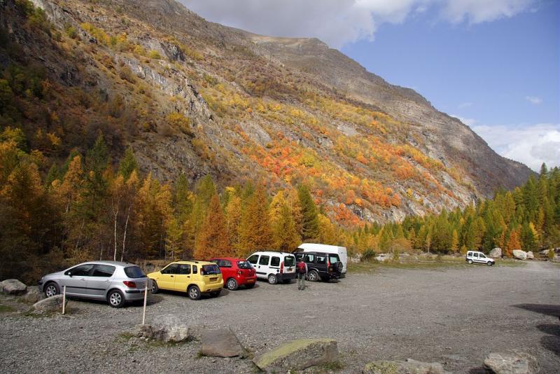 parking_acces_dormillouse_-_freissinieres_c_jp_telmon_-_parc_national_des_ecrins.jpg