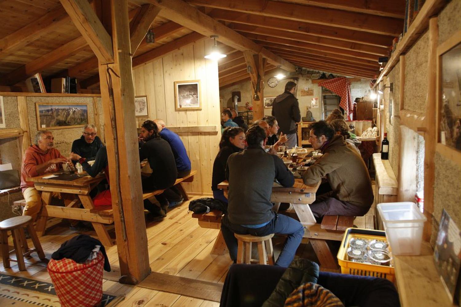 Petit déjeuner au refuge de Chamoissière