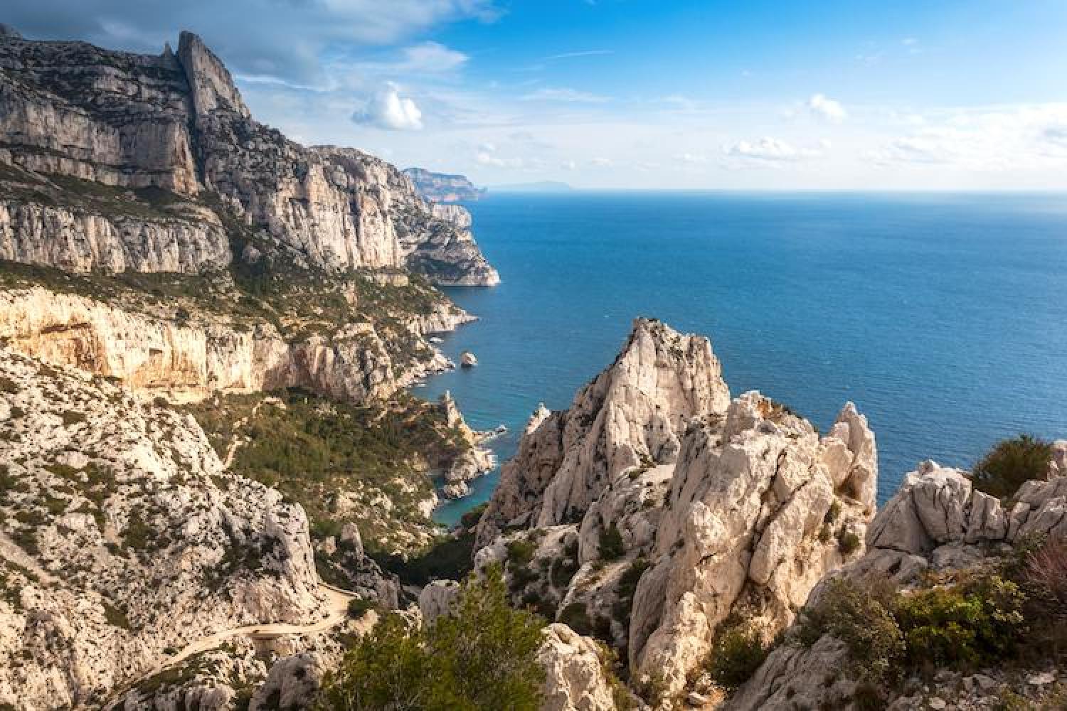 bd_pncal_belvedere_de_sugiton_c_maxime_berenger_-_parc_national_des_calanques.jpg