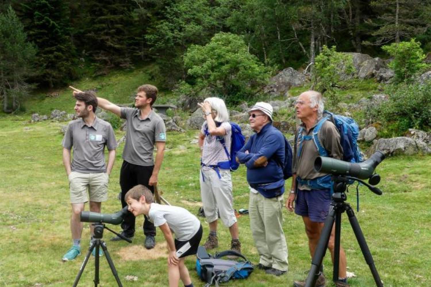 bd_pnp_leo_tremouillet_service_civique_en_vallee_de_cauterets-point_rencontre_au_pont_despagne_c_m._hervieu_-_parc_national_des_pyrenees.jpg