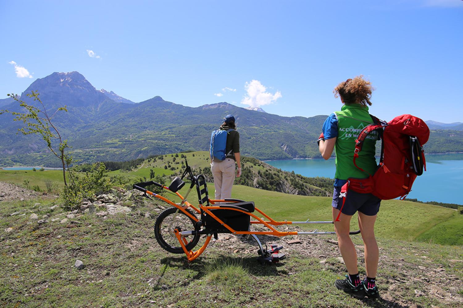 formation_a_prunieres_conduite_joelette_-_photo_parc_national_des_ecrins.jpg