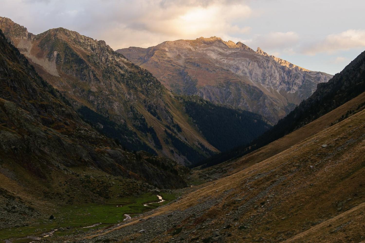 pnp_-_laurent_nedelec_-_plateau_de_labassa_-_dernier_plan_pic_du_gabizos_culmine_2639m.jpg