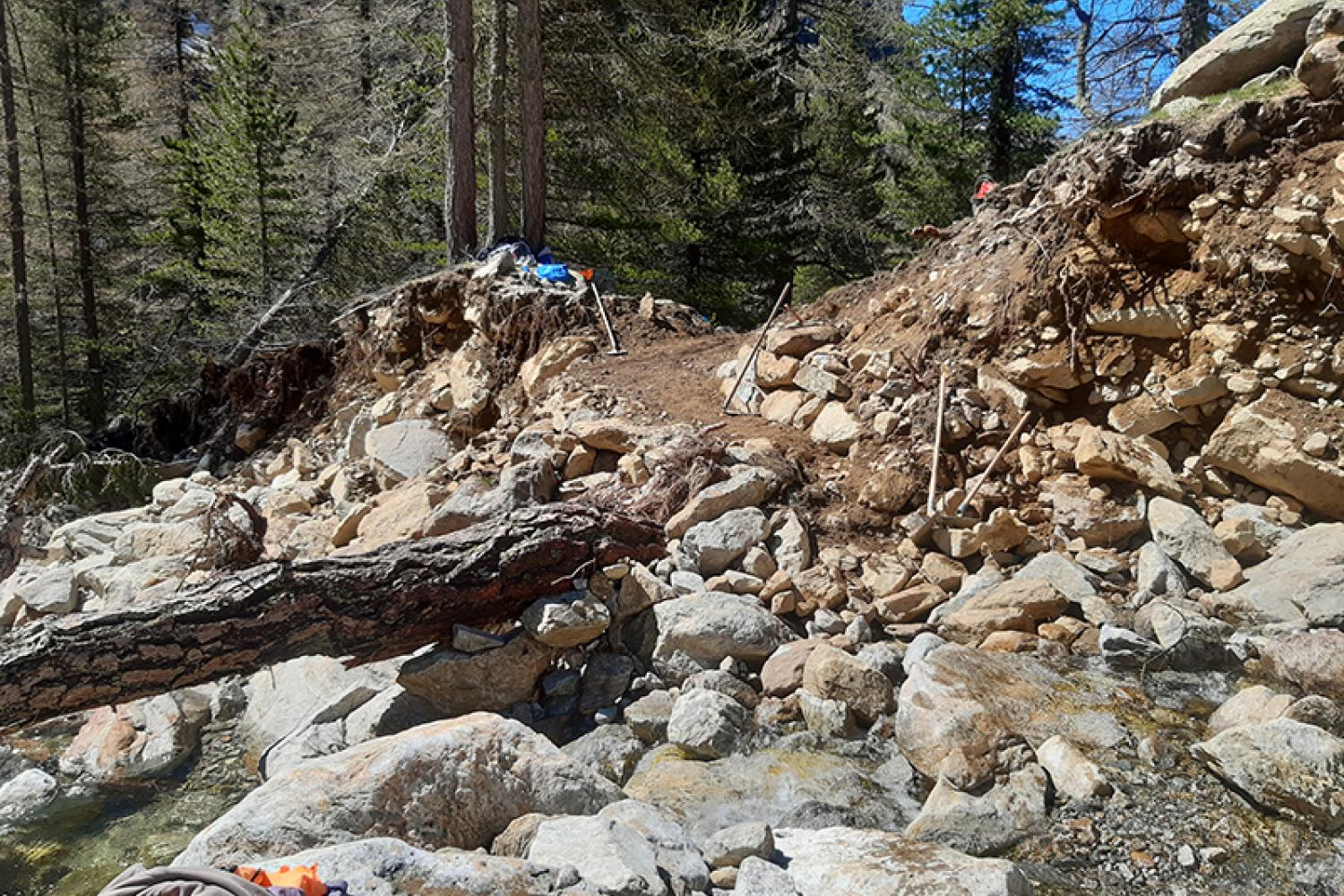 travaux_dans_le_vallon_sangue-dans_le_haut_boreon-_vallee_de_la_vesubie_c_julien_chaudet-parc_national_du_mercantour.jpg